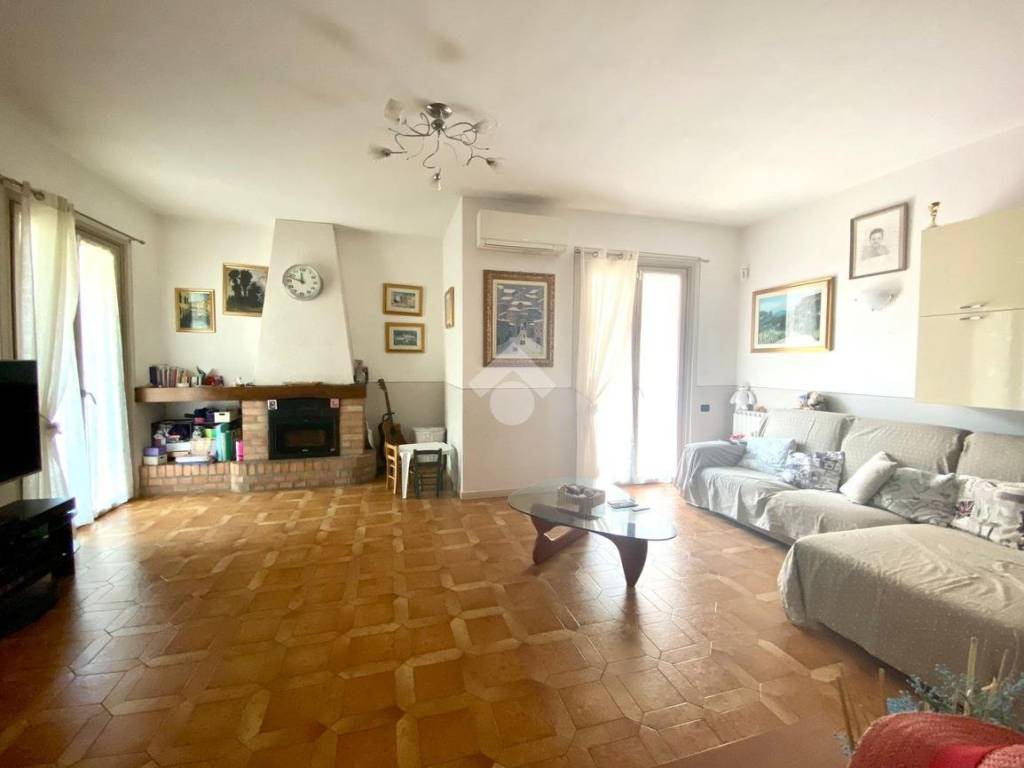 casa indipendente in vendita a Pizzighettone