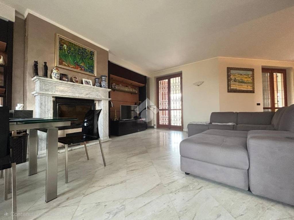 casa indipendente in vendita a Pizzighettone in zona Roggione