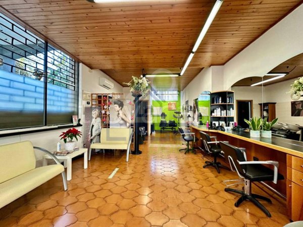 negozio in vendita a Pizzighettone
