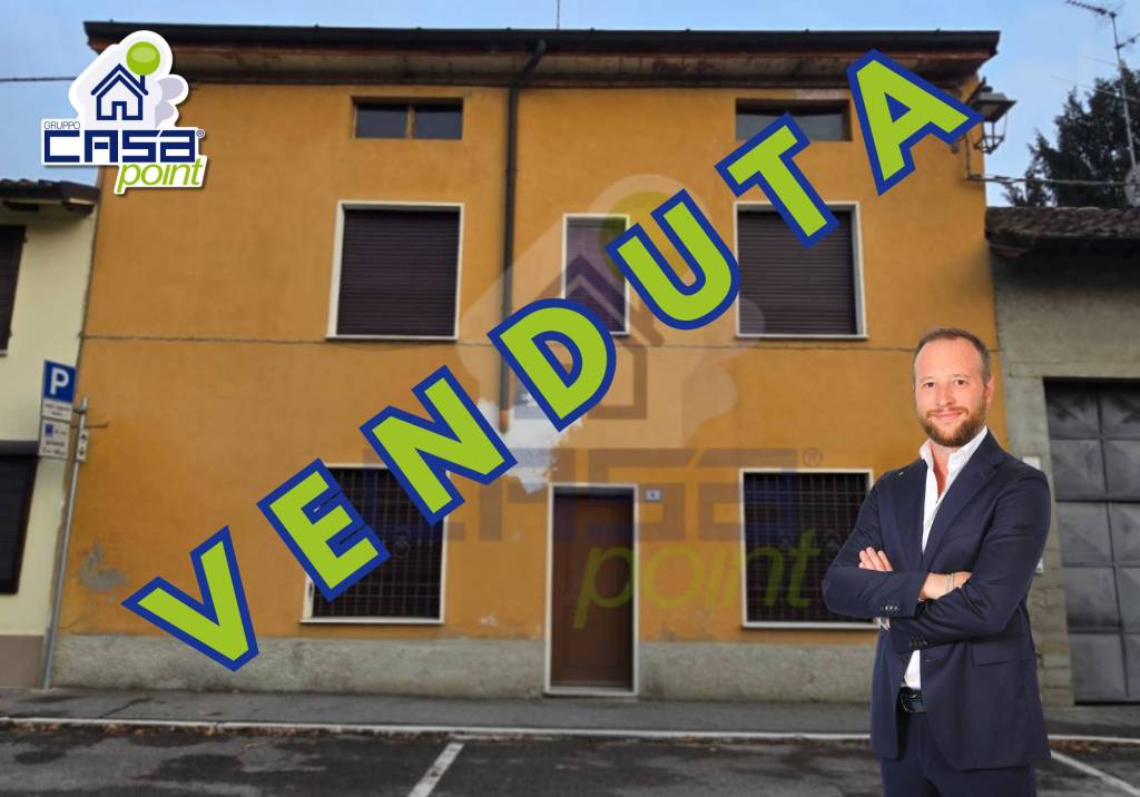 casa indipendente in vendita a Pizzighettone in zona Roggione