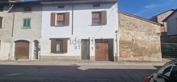 casa indipendente in vendita a Pizzighettone