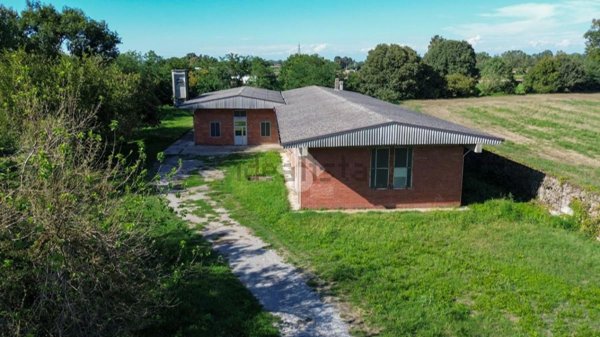 capannone in vendita a Pizzighettone