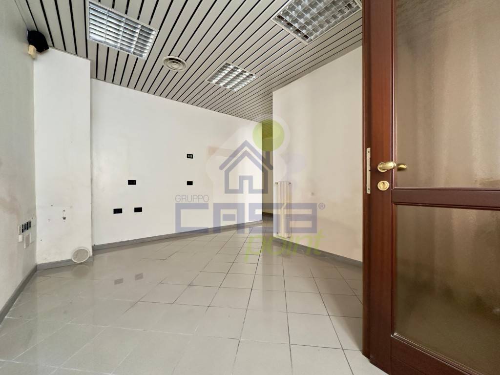 negozio in vendita a Pizzighettone