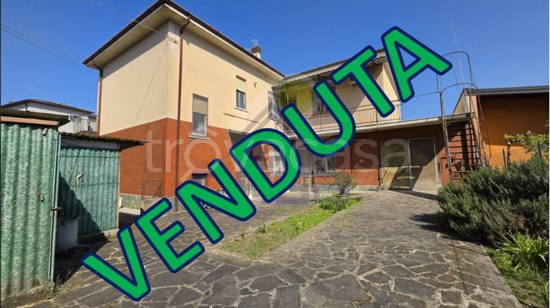 casa indipendente in vendita a Pizzighettone
