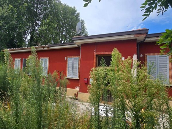 appartamento in vendita a Pizzighettone in zona Roggione