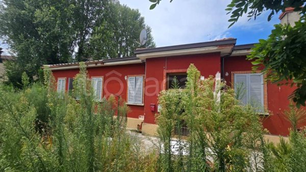 appartamento in vendita a Pizzighettone in zona Roggione