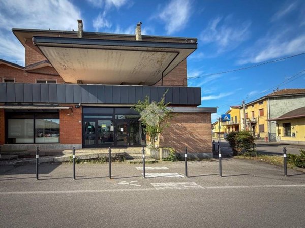 ufficio in vendita a Pizzighettone in zona Roggione