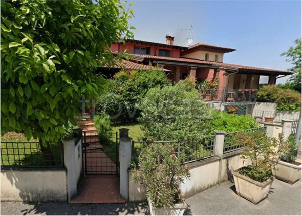 casa indipendente in vendita a Pizzighettone in zona Roggione
