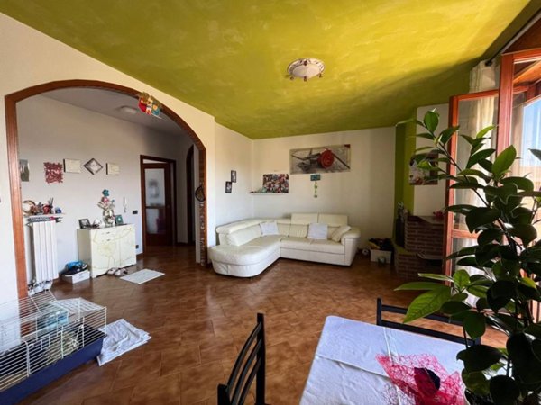 appartamento in vendita a Pizzighettone in zona Roggione