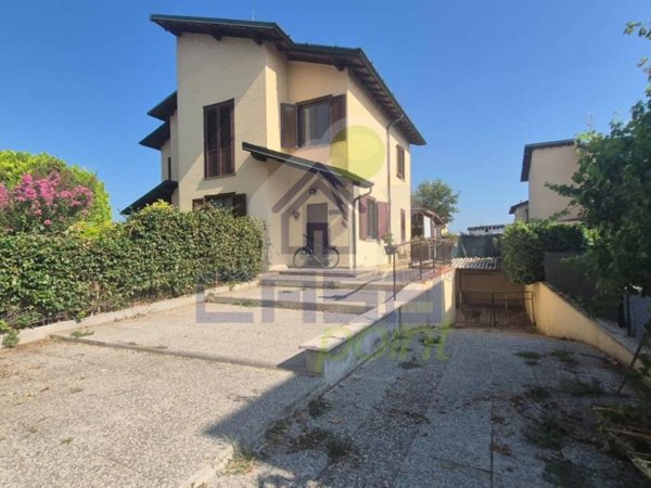 casa indipendente in vendita a Pizzighettone in zona Roggione