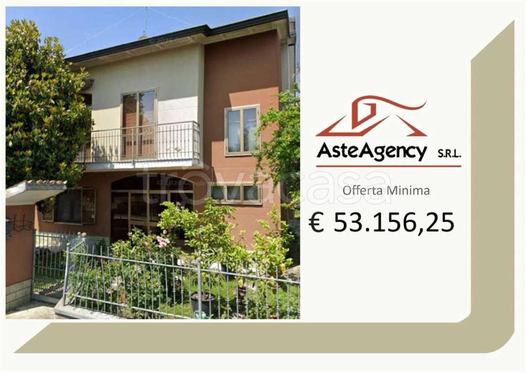 appartamento in vendita a Pizzighettone in zona Roggione