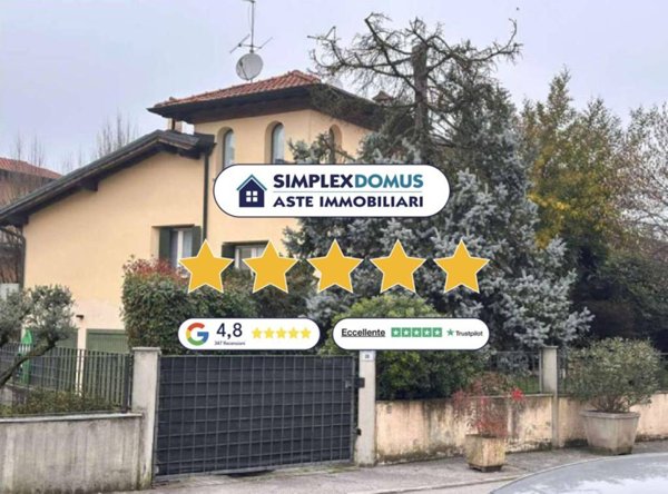 casa indipendente in vendita a Pizzighettone in zona Roggione