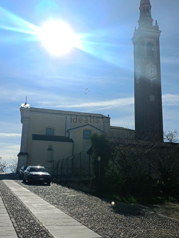 appartamento in vendita a Pizzighettone in zona Roggione