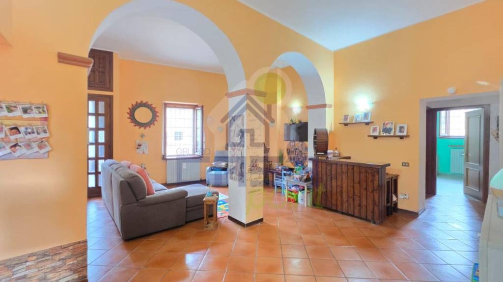 appartamento in vendita a Pizzighettone in zona Roggione