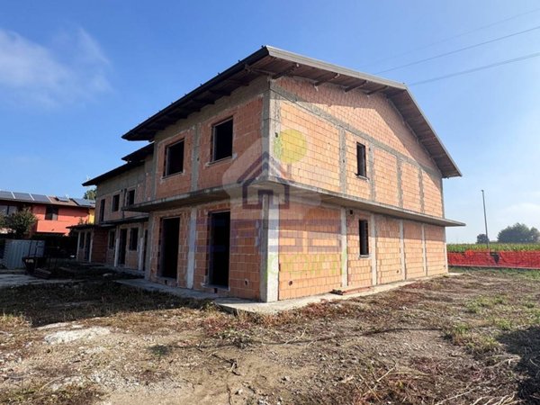 intera palazzina in vendita a Pozzaglio ed Uniti