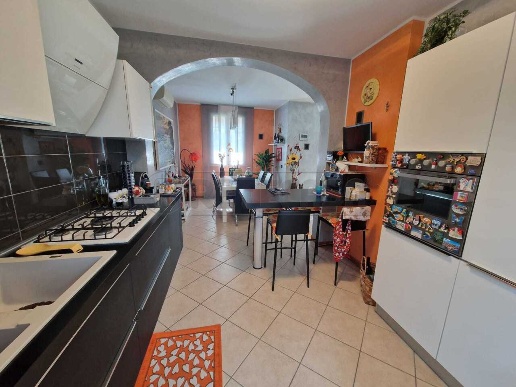 casa indipendente in vendita a Pozzaglio ed Uniti