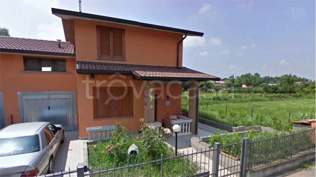 casa indipendente in vendita a Quintano