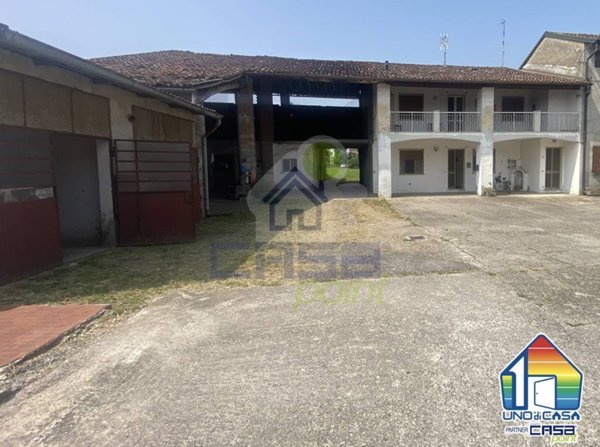 casa indipendente in vendita a Quintano