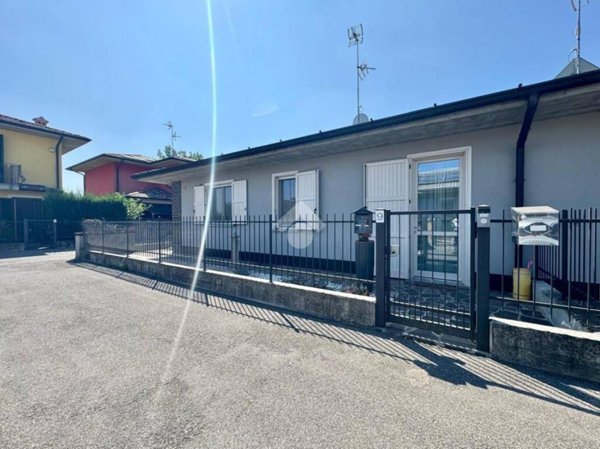 casa indipendente in vendita a Quintano