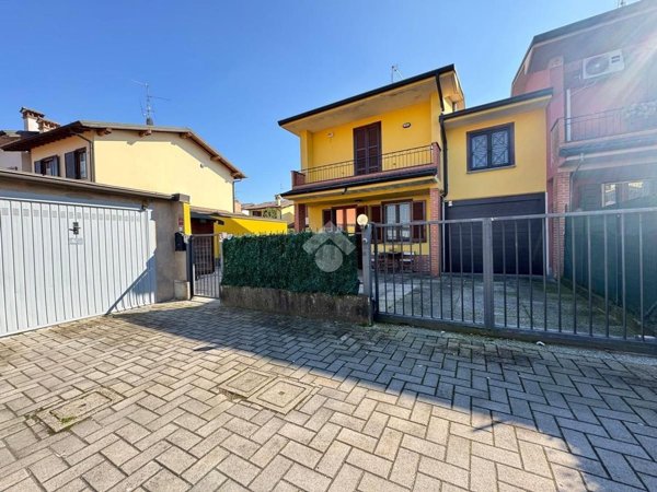 casa indipendente in vendita a Quintano