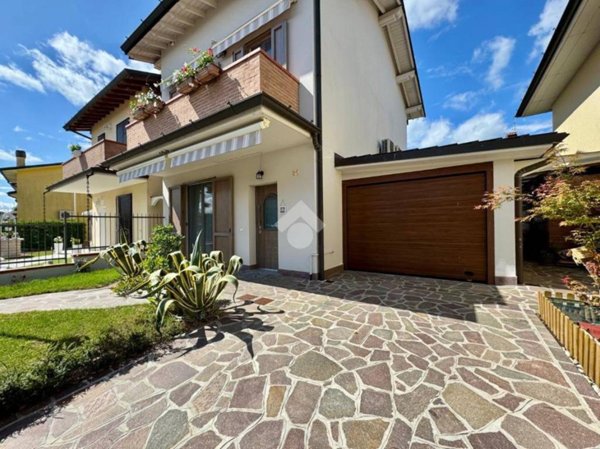 casa indipendente in vendita a Quintano