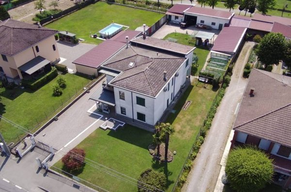 casa indipendente in vendita a Quintano