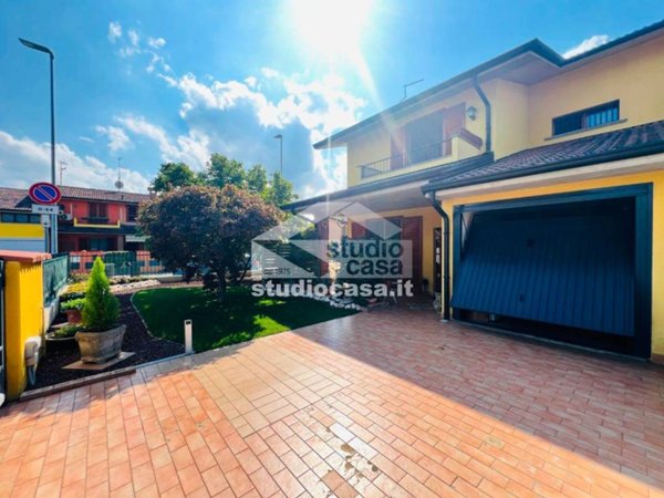 casa indipendente in vendita a Ricengo in zona Portico