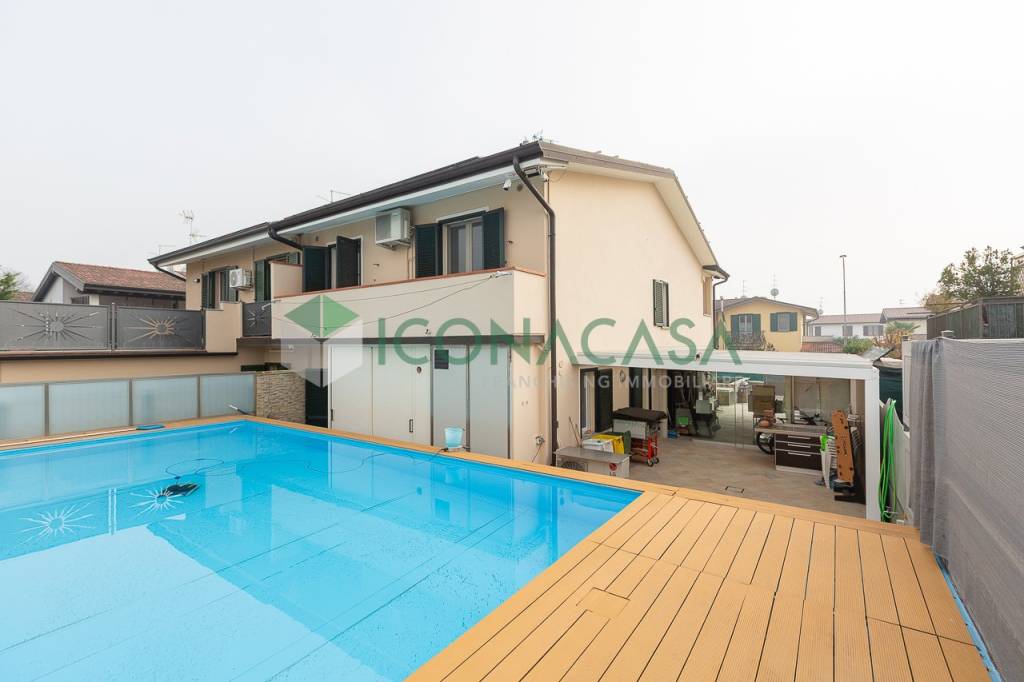 casa indipendente in vendita a Ricengo