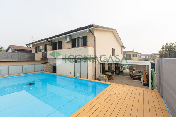 casa indipendente in vendita a Ricengo