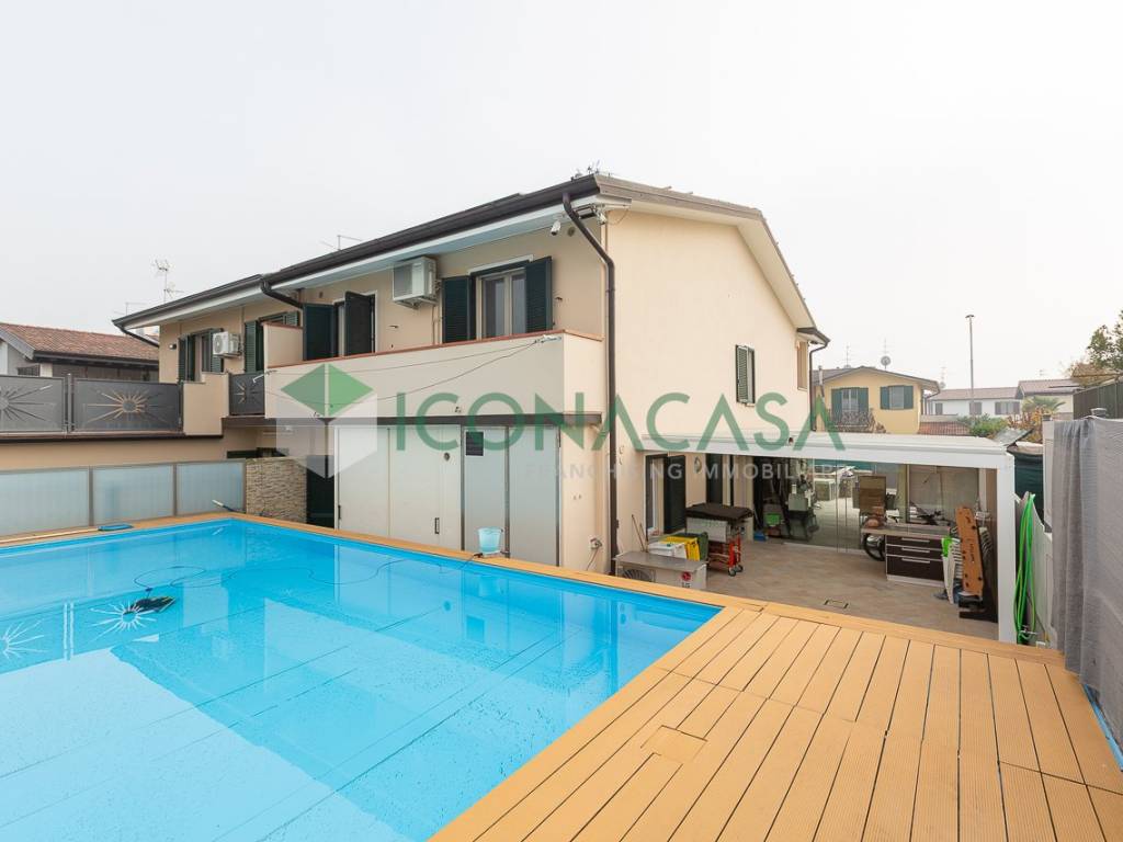 casa indipendente in vendita a Ricengo