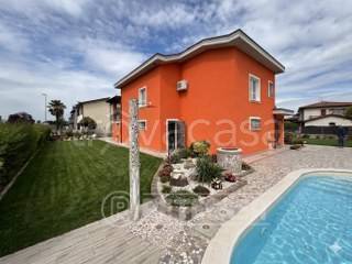 casa indipendente in vendita a Ricengo in zona Castello