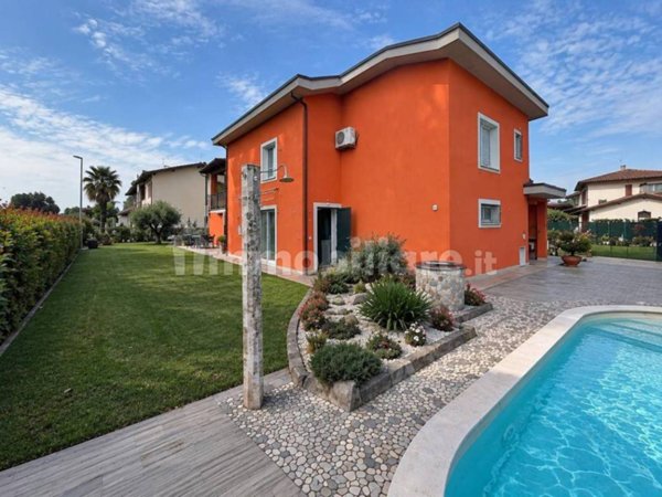 casa indipendente in vendita a Ricengo in zona Portico
