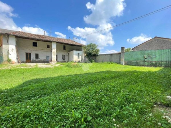 casa indipendente in vendita a Ripalta Arpina