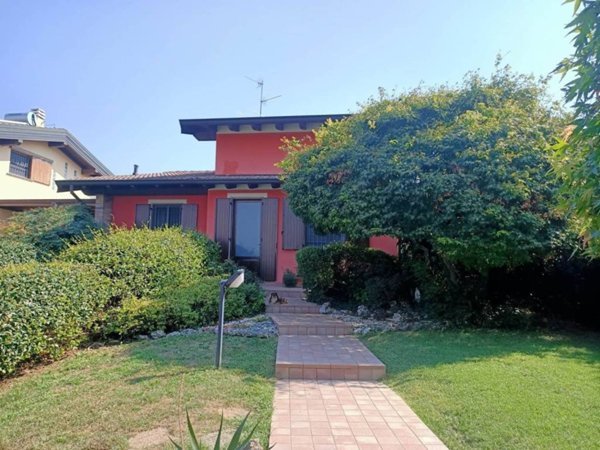 casa indipendente in vendita a Ripalta Cremasca in zona Ripalta Nuova