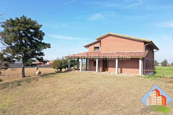 casa indipendente in vendita a Ripalta Cremasca