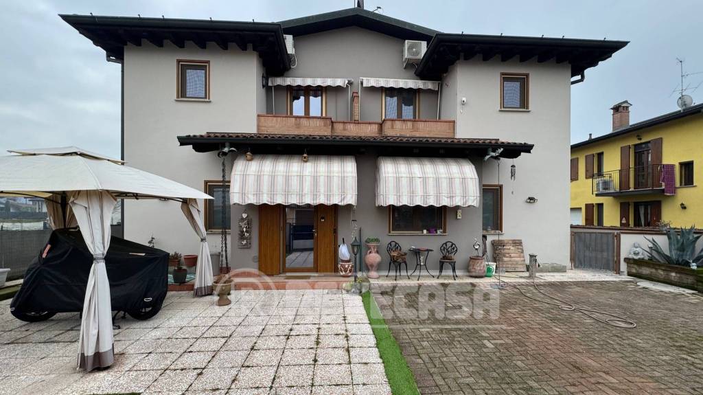 casa indipendente in vendita a Ripalta Guerina