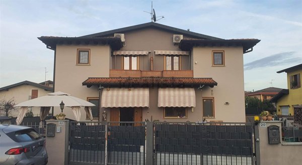 casa indipendente in vendita a Ripalta Guerina