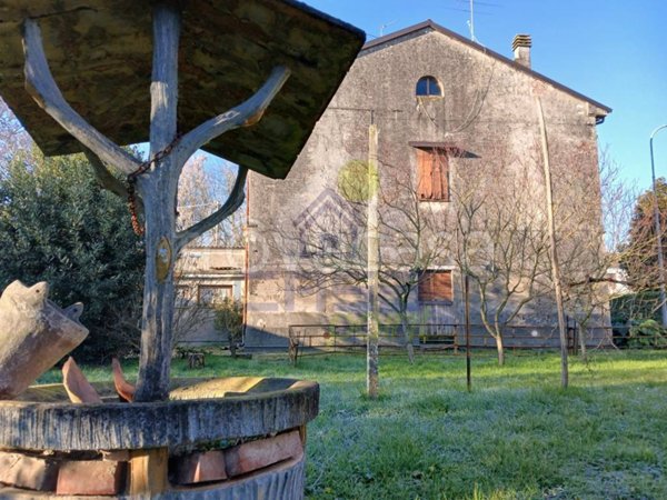 casa indipendente in vendita a Rivarolo del Re ed Uniti