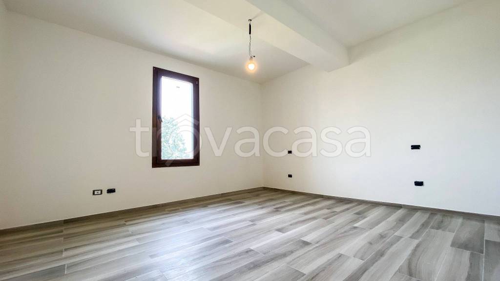 casa indipendente in vendita a Rivarolo del Re ed Uniti in zona Villanova