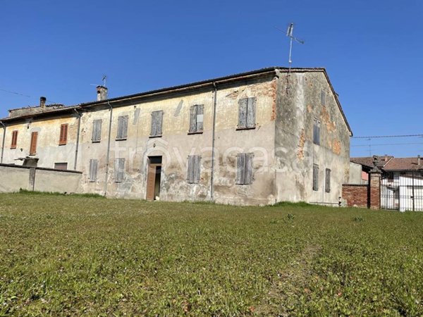casa indipendente in vendita a Rivarolo del Re ed Uniti in zona Villanova