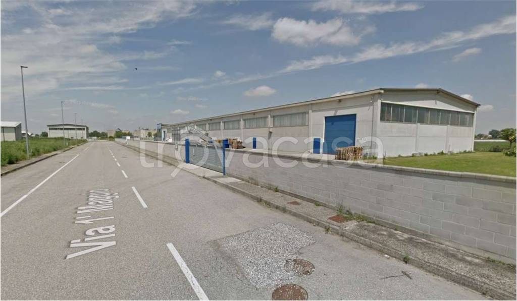 locale commerciale in vendita a Rivarolo del Re ed Uniti