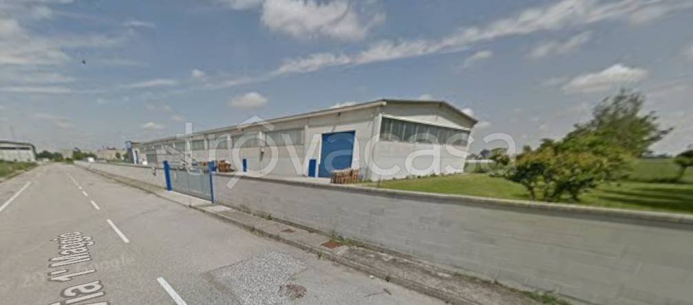 locale commerciale in vendita a Rivarolo del Re ed Uniti