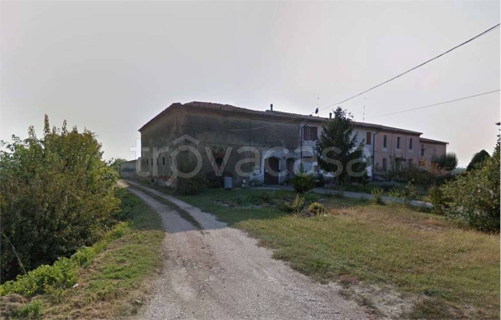 locale commerciale in vendita a Rivarolo del Re ed Uniti