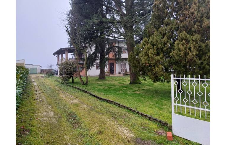 casa indipendente in vendita a Rivarolo del Re ed Uniti