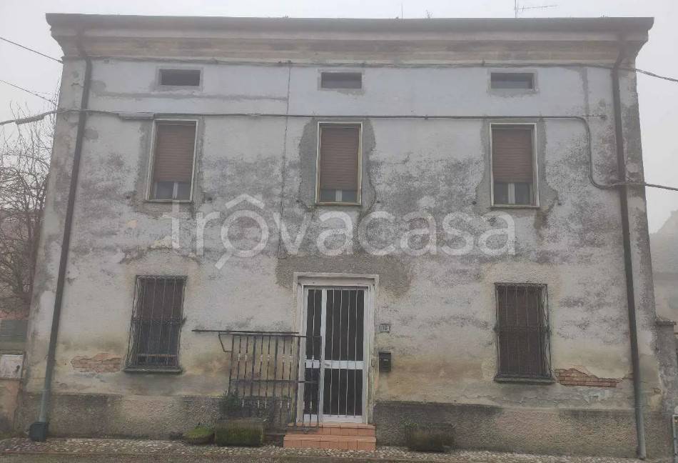 casa indipendente in vendita a Rivarolo del Re ed Uniti