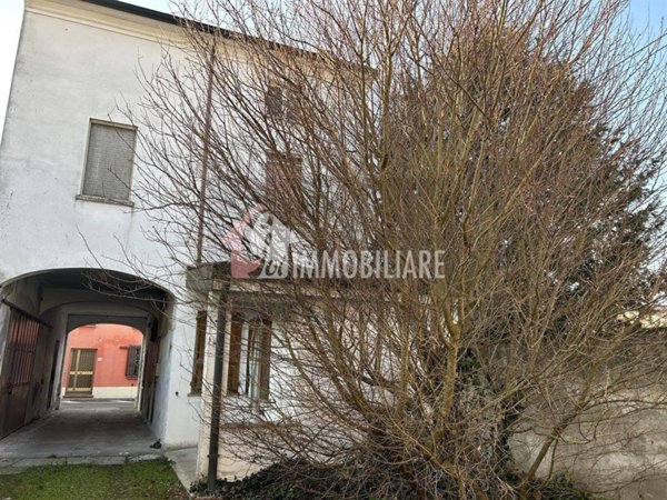 casa indipendente in vendita a Rivarolo del Re ed Uniti