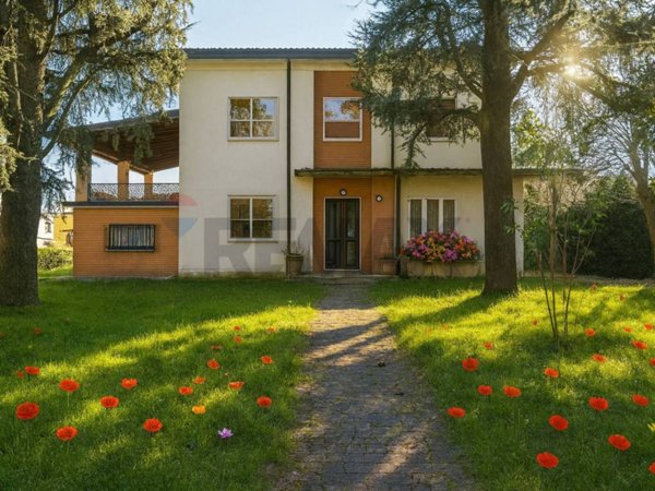 casa indipendente in vendita a Rivarolo del Re ed Uniti