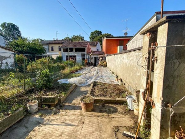 casa indipendente in vendita a Rivarolo del Re ed Uniti