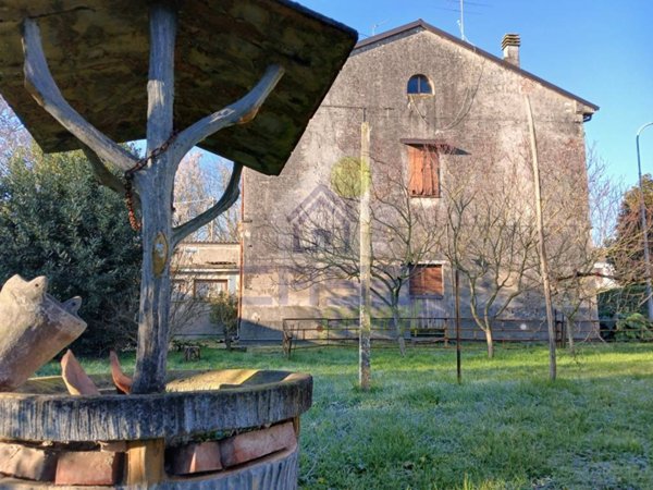 casa indipendente in vendita a Rivarolo del Re ed Uniti