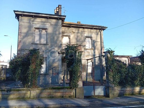 casa indipendente in vendita a Rivarolo del Re ed Uniti